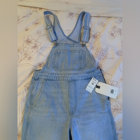 NEW!! Levis Premium Denim Overalls - size 29 light denim - Picture 11 of 15
